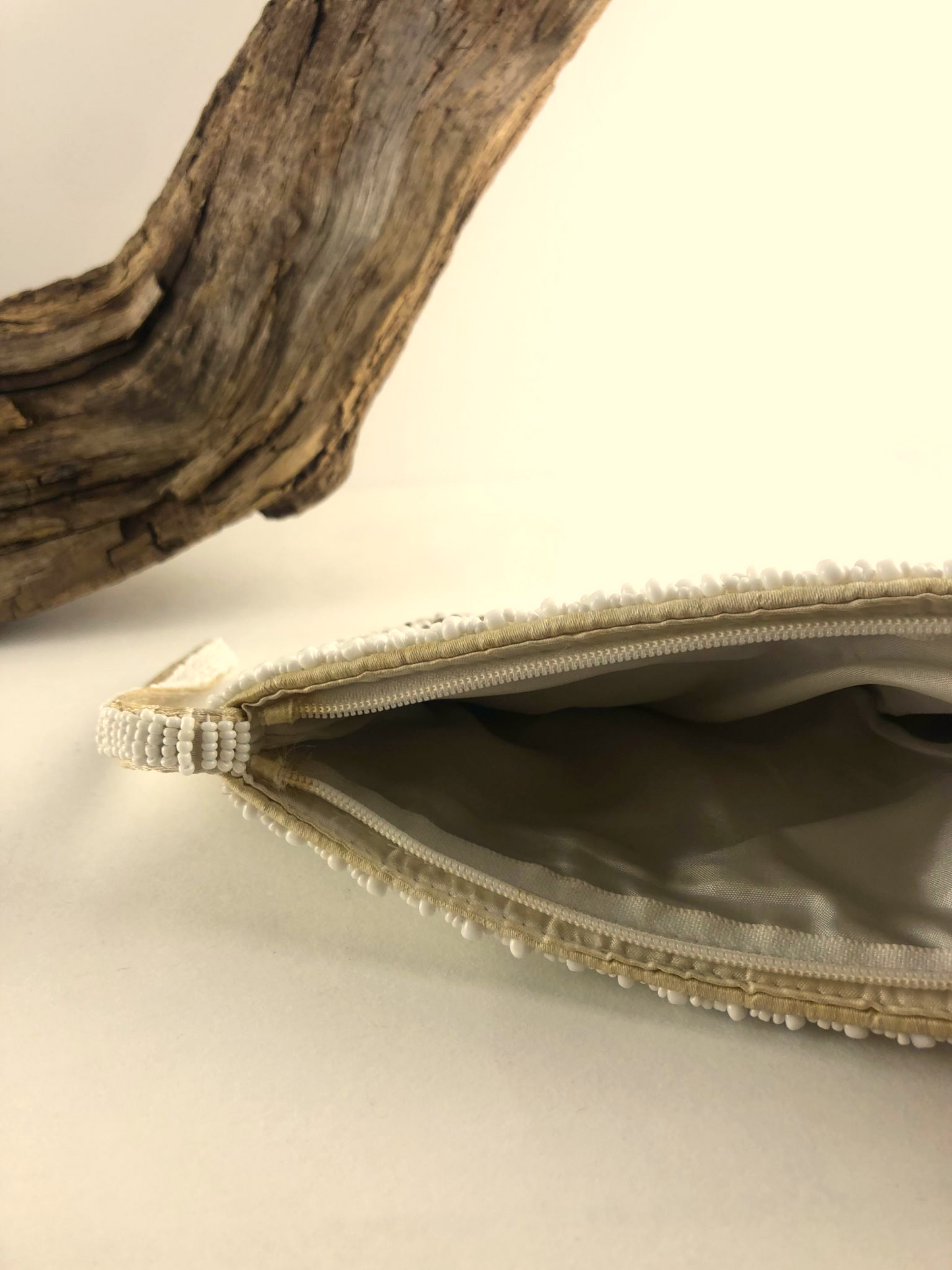 Cocktail clutch pearl